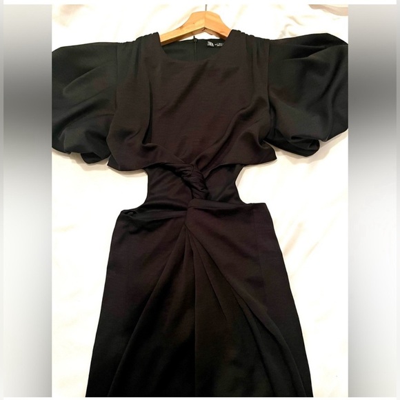 Zara Black Mini Dress with Cut-Out Design - Picture 4 of 10